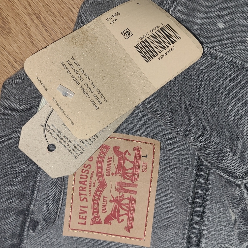 New Levi's lightly distressed paint splatter Gray denim Jean jacket size L - Picture 3 of 4
